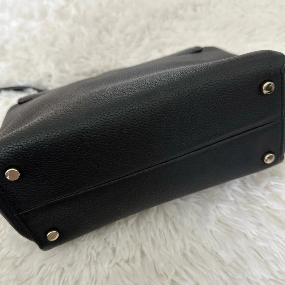 Kate Spade Pearl Purse - Picture 3 of 8